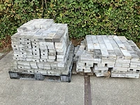 (locatie woerden) ca. 50 m² natuurstenen klinkers - afbeelding 1 van  4