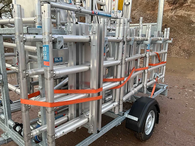 Lock hard mobile acces lift type alulift s op aanhanger - afbeelding 4 van  21