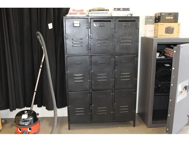 Lockerkast met 9 lockers. afmeting 100 x 48 x 161 cm. - afbeelding 1 van  2