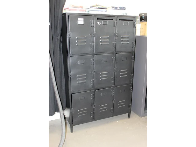 Lockerkast met 9 lockers. afmeting 100 x 48 x 161 cm. - afbeelding 2 van  2