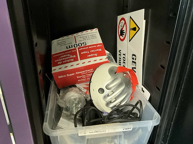 Lockerkast met inhoud (2x) - afbeelding 11 van  14