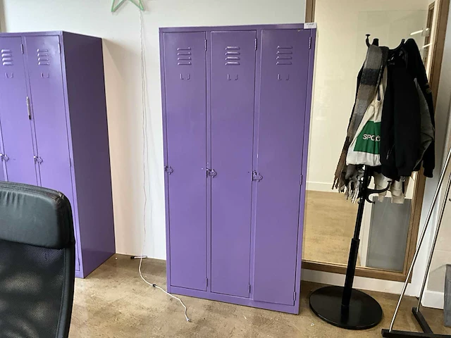 Lockerkast met inhoud (2x) - afbeelding 2 van  14