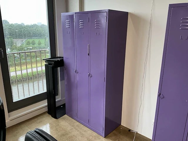 Lockerkast met inhoud (2x) - afbeelding 3 van  14