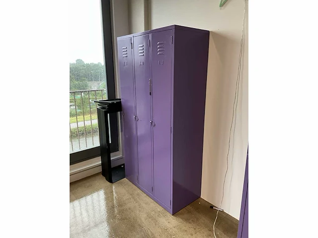Lockerkast met inhoud (2x) - afbeelding 4 van  14