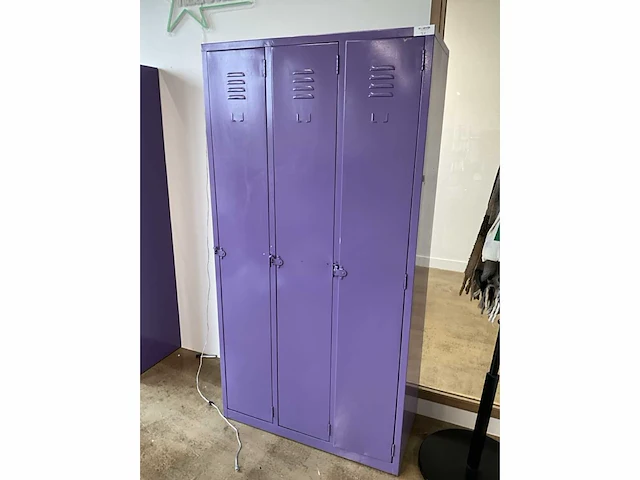 Lockerkast met inhoud (2x) - afbeelding 5 van  14