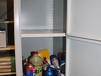 Lockerkast met inhoud w.o. zekeringen en schoonmaakmiddelen. - afbeelding 4 van  4