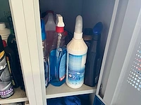 Lockerkast met inhoud - afbeelding 5 van  9