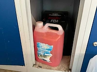 Lockerkast met inhoud - afbeelding 9 van  9
