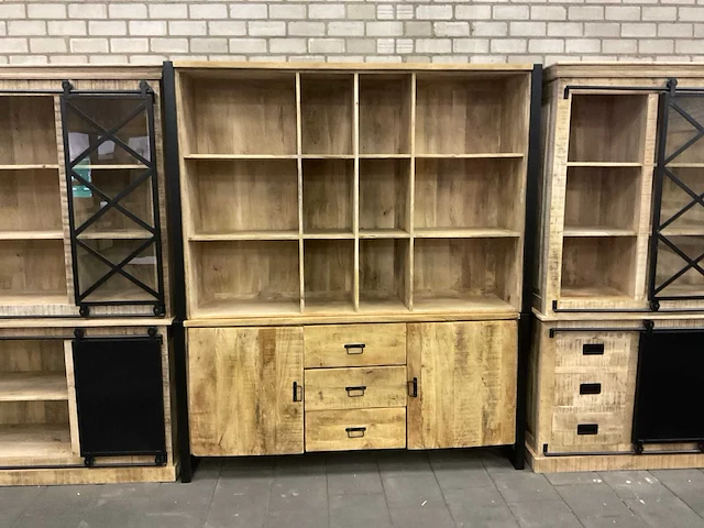 Loeiw buffetkast - afbeelding 1 van  11