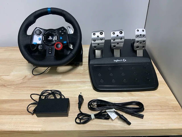 Logitech g g29 driving force ps5/ps4 game - afbeelding 1 van  6