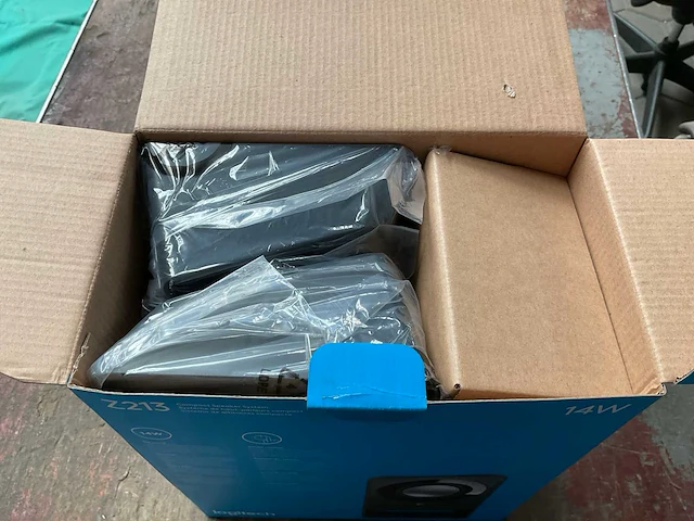 Logitech z213 speaker system (3x) - afbeelding 6 van  8