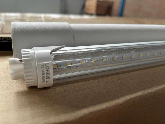 Lohuis t8 led tl-buis (25x) - afbeelding 1 van  5