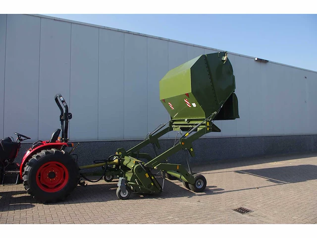Loma magmt210 klepelmaaier met gras- en bladcontainer hoogleegkiep 240cm. - afbeelding 9 van  9