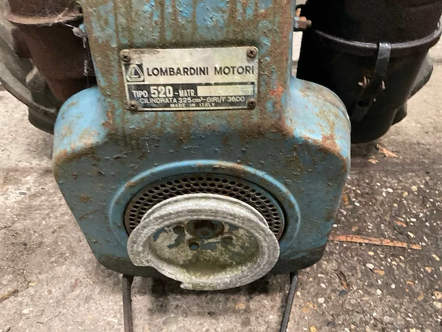 Lombardini 520 werktuig tractor met ploeg - afbeelding 7 van  7