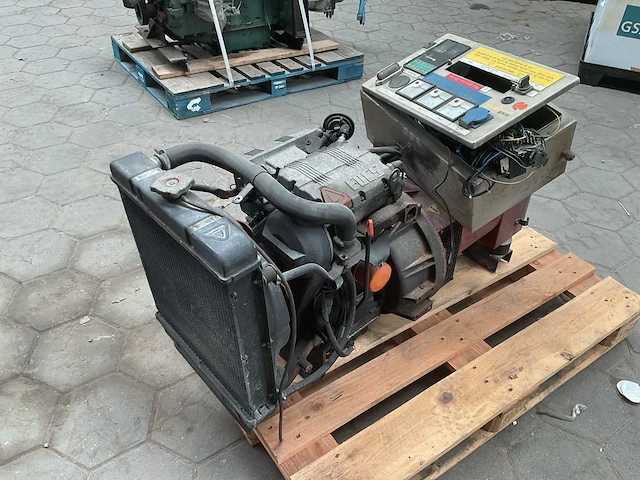Lombardini eco 3-2s/4 stroomgenerator - afbeelding 1 van  6