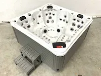London jacuzzi 5 persoons