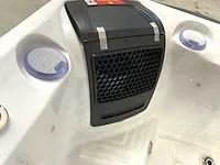 London with nordic insulation jacuzzi - afbeelding 18 van  19