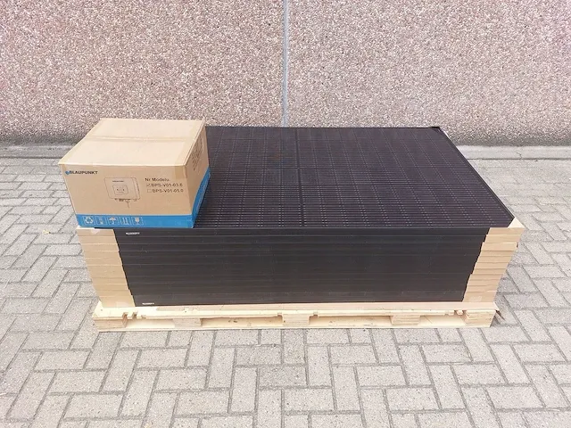 Longi - set van 12 full black (350 wp) zonnepanelen en 1 blaupunkt bps-v01-03.6 omvormer (1-fase) - afbeelding 1 van  9