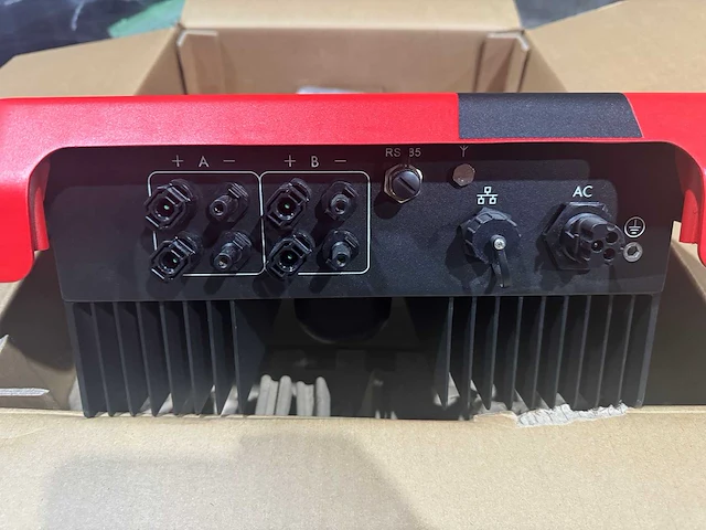 Longi - set van 7 full black zonnepanelen (405 wp) en 1 sma 3.0k omvormer - afbeelding 7 van  8