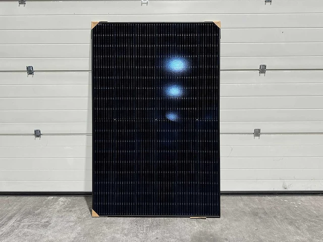 Longi - set van 8 zonnepanelen (410 wp) en 1 huawei 3.0k hybride omvormer (1-fase) - afbeelding 3 van  8