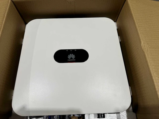 Longi - set van 8 zonnepanelen (410 wp) en 1 huawei 3.0k hybride omvormer (1-fase) - afbeelding 6 van  8