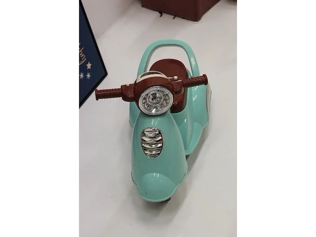 Loopscooter retro model. - afbeelding 2 van  2