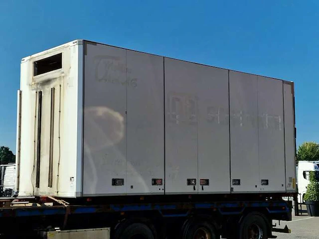 Losse krone geisoleerde laadbak voor vrachtwagen - afbeelding 9 van  14