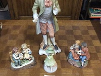 Lot beelden porselein - afbeelding 1 van  3