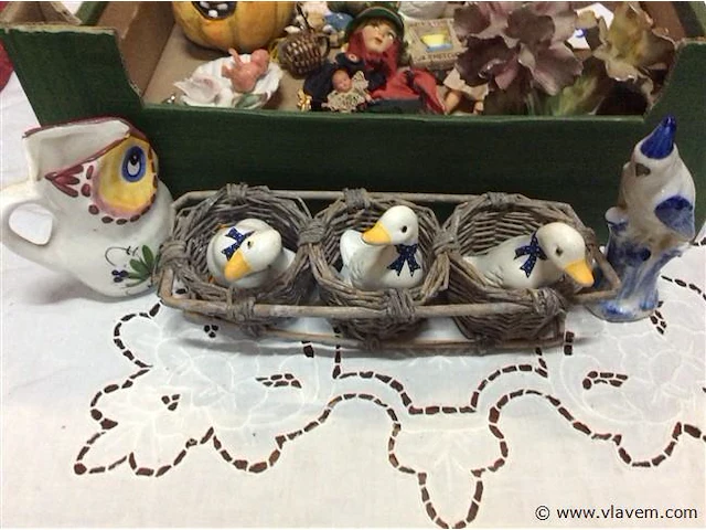 Lot beeldjes - afbeelding 2 van  4