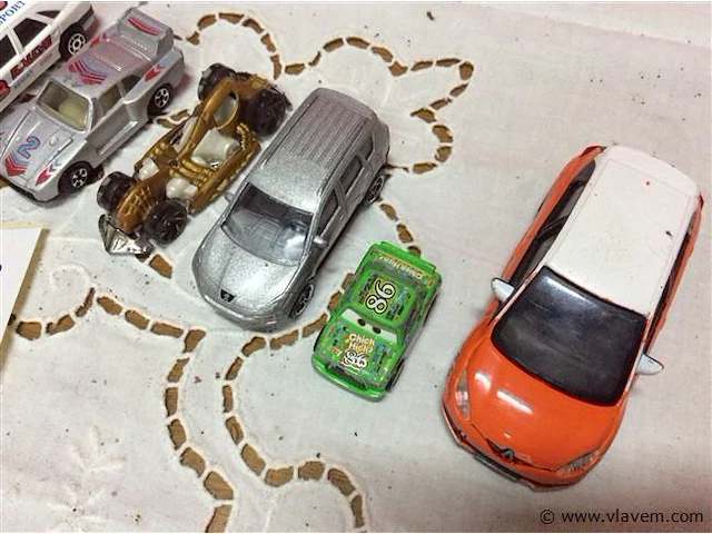 Lot diverse auto's - afbeelding 3 van  3