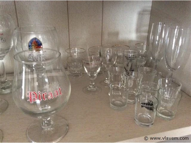 Lot diverse glazen / druppelglazen - afbeelding 3 van  3