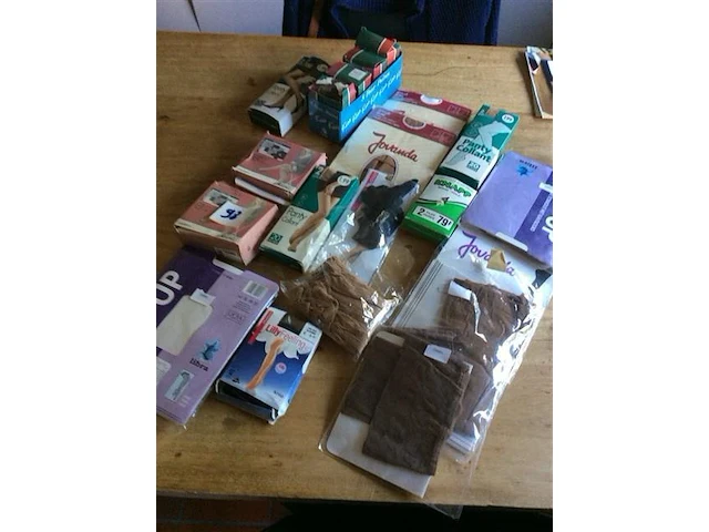 Lot diverse nylon kousen - afbeelding 1 van  4
