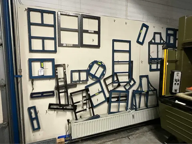 Lot diverse stansmessen - afbeelding 1 van  7