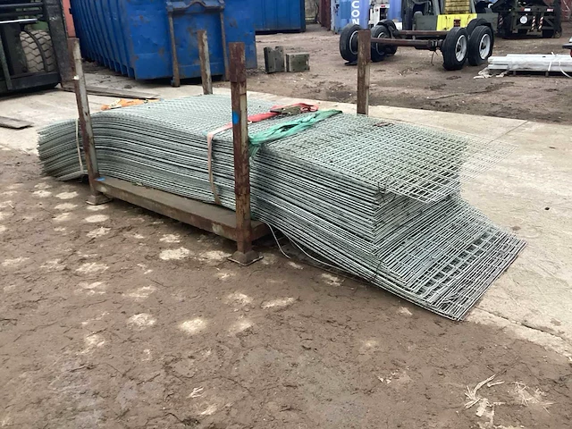 Lot ijzeren gaaspanelen - afbeelding 1 van  4