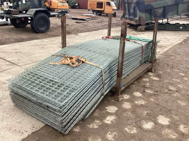 Lot ijzeren gaaspanelen - afbeelding 2 van  4