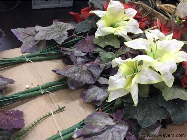 Lot kunst bloemen - afbeelding 2 van  3
