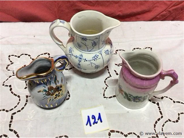 Lot melkkannetjes - afbeelding 1 van  3
