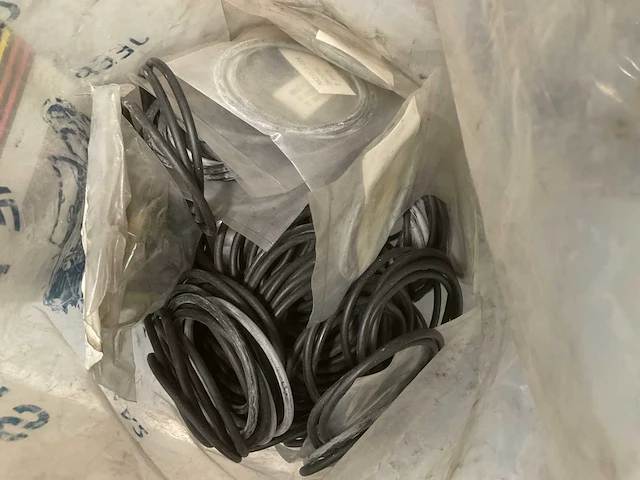 Lot of preformed packing - afbeelding 2 van  2