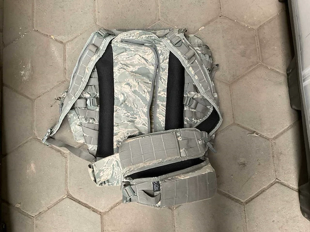 Lot off backpacks - afbeelding 3 van  4
