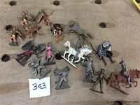 Lot soldaatjes - afbeelding 1 van  3