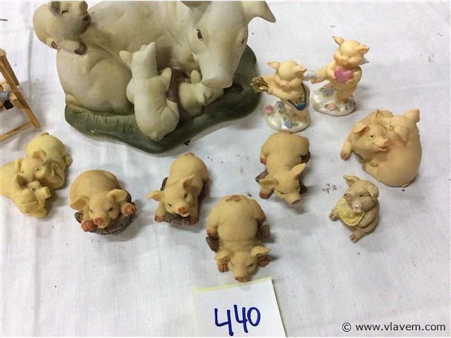 Lot varkentjes - afbeelding 3 van  3