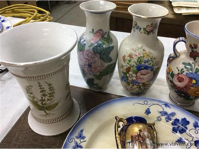 Lot vazen + - afbeelding 2 van  4