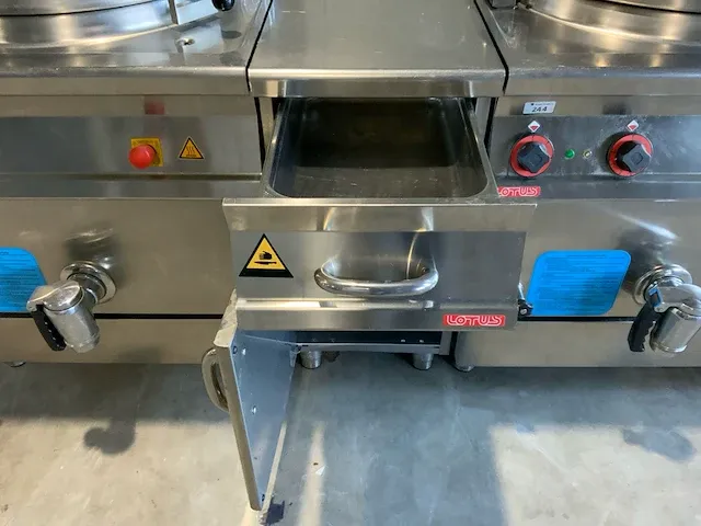 Lotus/electrolux bak- en kookeiland “rvs” - afbeelding 6 van  45