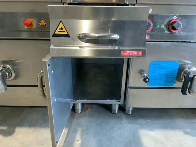 Lotus/electrolux bak- en kookeiland “rvs” - afbeelding 7 van  45