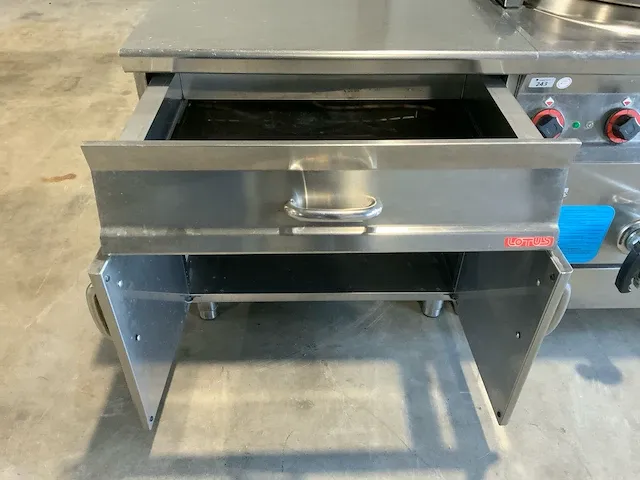 Lotus/electrolux bak- en kookeiland “rvs” - afbeelding 15 van  45