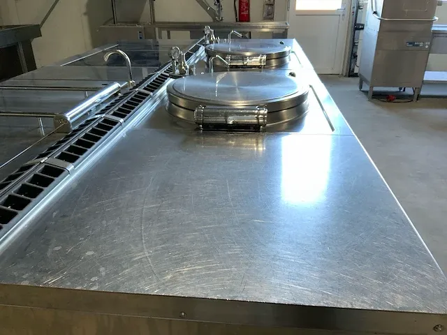 Lotus/electrolux bak- en kookeiland “rvs” - afbeelding 18 van  45