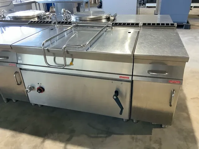 Lotus/electrolux bak- en kookeiland “rvs” - afbeelding 20 van  45