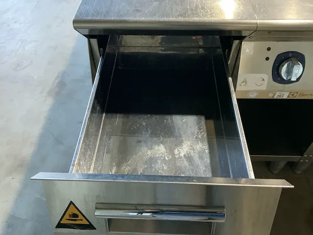 Lotus/electrolux bak- en kookeiland “rvs” - afbeelding 39 van  45