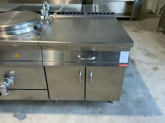 Lotus/electrolux bak- en kookeiland “rvs” - afbeelding 41 van  45