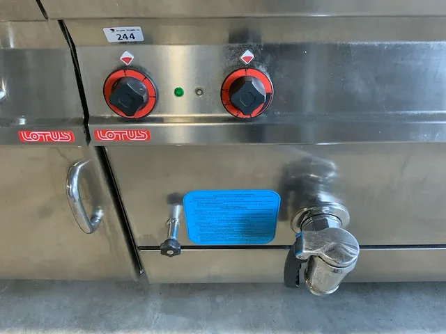 Lotus/electrolux bak- en kookeiland “rvs” - afbeelding 45 van  45